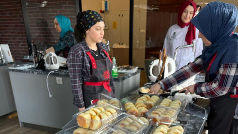 Sincan Gastro Akademi Depremzedeler İçin Kolları Sıvadı