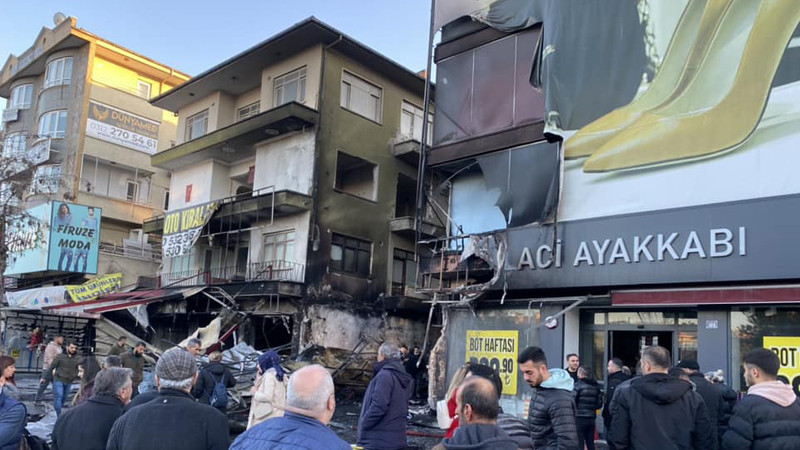 Sincan Merkezinde Çıkan Yangın Korkuttu