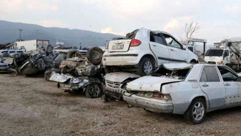 Otomobiller Depremden Sonra Bu Hale Geldiler