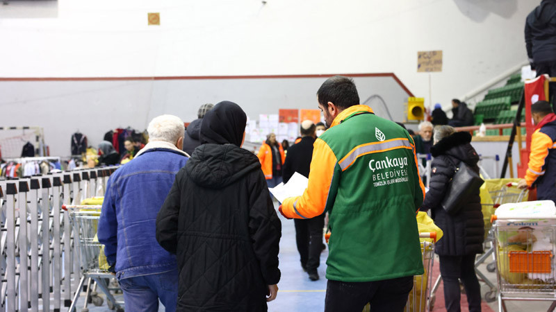 Ankara'ya Gelen 43 Bin Depremzedeye Yardım Eli Uzattı
