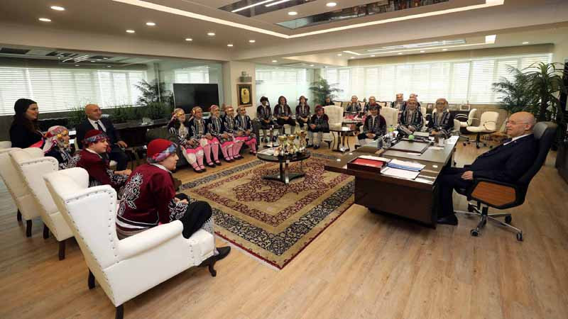 Yenimahalle'nin Gururları Fethi Yaşar'ı Ziyaret Ettiler