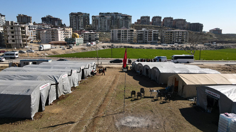 Elmadağ Depremzede Aileleri Misafir Ediyor