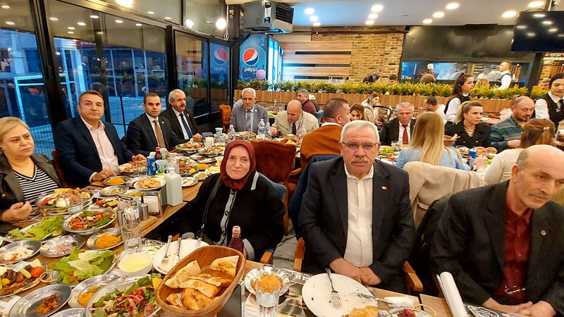 Zafer Yeşilgül Etimesgut Mahalle Muhtarlarıyla İftarda Buluştu