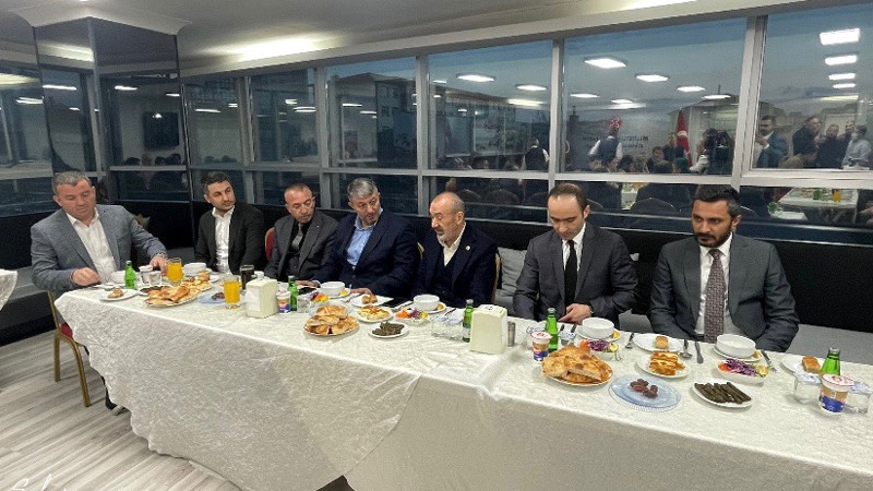 Ülkücü Şehit Aileleri Etimesgut MHP'de İftarda Buluştu