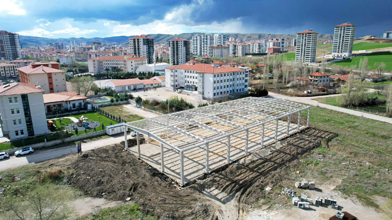 Pursaklar'a Yeni Bir Spor Kompleksi Daha Yapılıyor