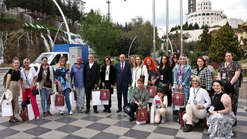 Turgut Altınok Yabancı Öğretmenleri Ağırladı