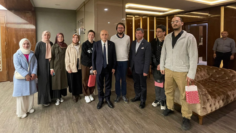Ankaralı Genç Yüzler Siyasetçilerle Tek Tek Bir Araya Geldi