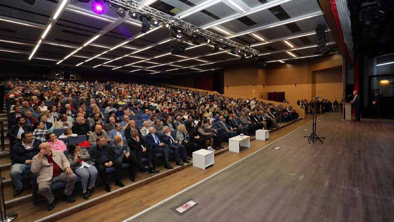 Kırşehirliler Neşet Ertaş'ı Yenimahalle'de Andılar