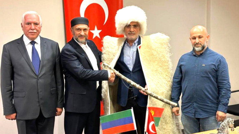 Yalçın Topçu, Sultan Mut Derneği'ni Kabul Etti