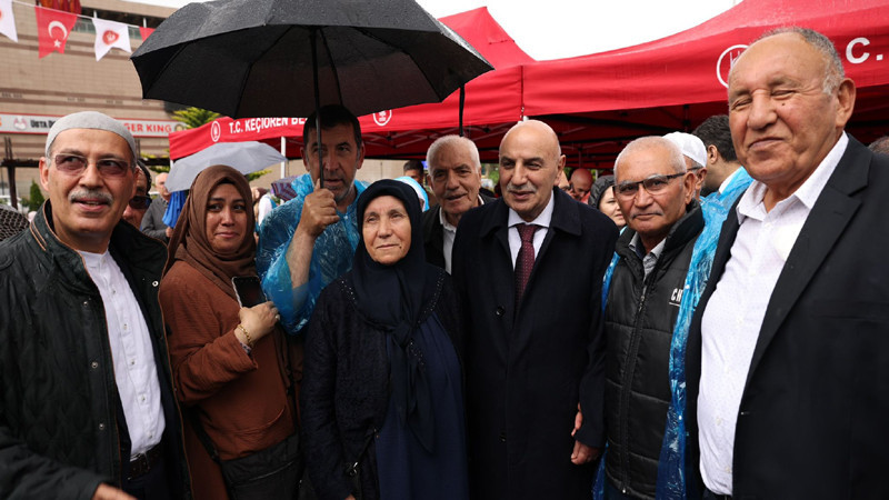 Keçiörenli Hacı Adayları Kutsal Topraklara Uğurlandı