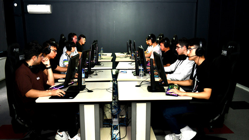 Çubuk e-spor merkezinde ilk turnuva heyecanı