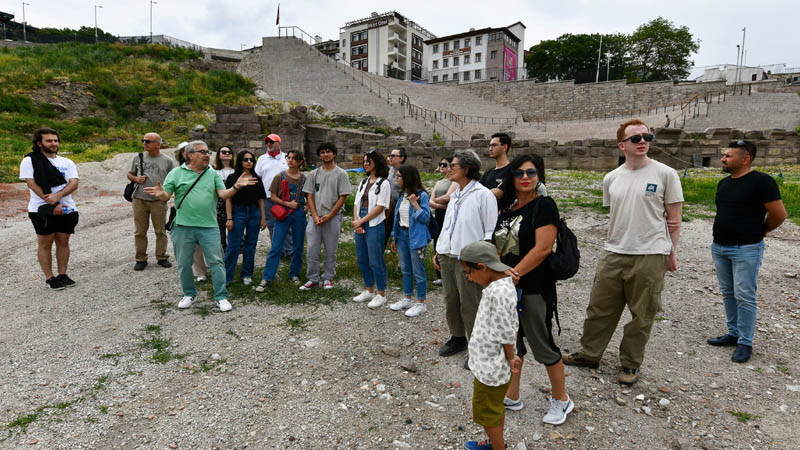 Roma Tiyatrosu'nun Kapıları Üniversiteli Gençlere Açıldı