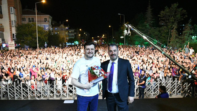 Ekin Uzunlar, Pursaklar'da Sahne Aldı
