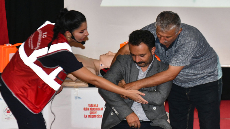 Ankara'da Servis Şoförlerine İlk Yardım Eğitimi