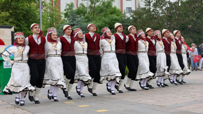 HOY-TUR Yeni Dansçılarını Arıyor