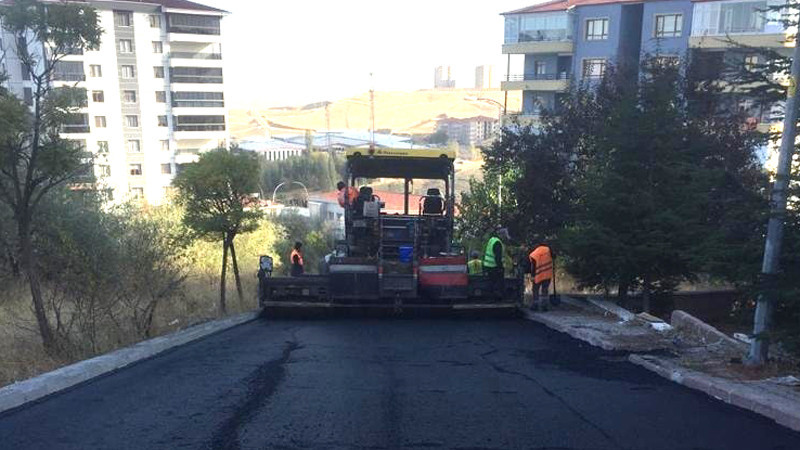 Pursaklar'da Kış Öncesi Yollar Yenileniyor