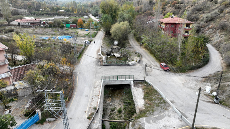 Başkent'te Menfez ve Dere Geçiş Köprülerinde Çalışma