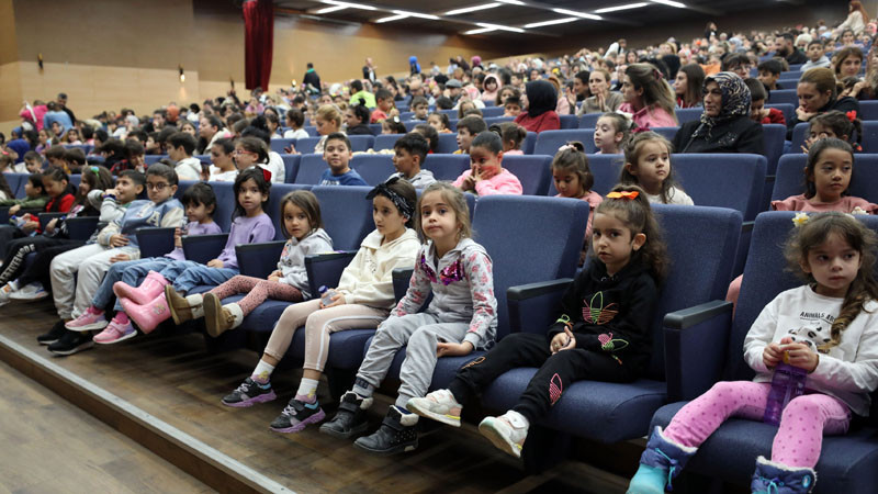 Yenimahalle'de Çocuk Tiyatroları Festivali Başladı