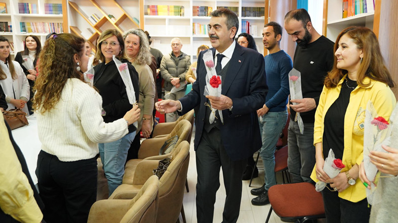 Milli Eğitim Bakanı Yusuf Tekin Yenimahalle'de