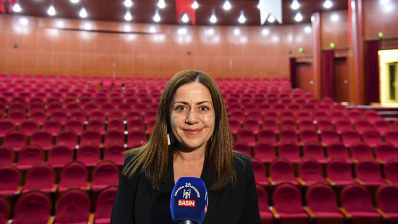 Gençlik Parkı'nda ki Şehir Tiyatroları Yenilendi