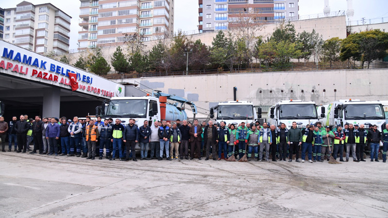 Mamak Belediyesi Temizlik Ekipleri İş Başında