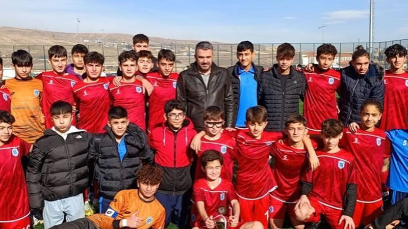Pursaklar Belediyespor U15 B Ligi Şampiyonu Oldu