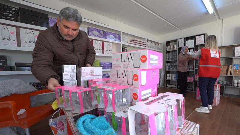 Depremzede Esnaf ile Kızılay İşbirliği Devam Ediyor