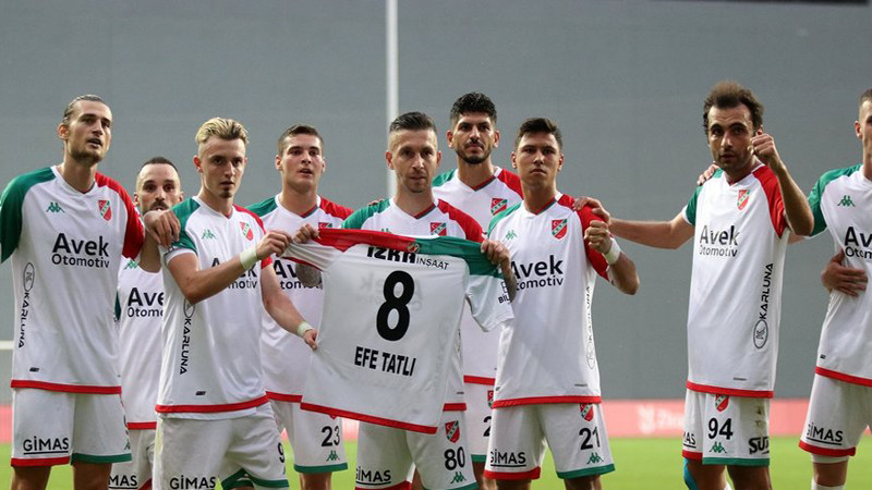 Zirveye Oynuyor