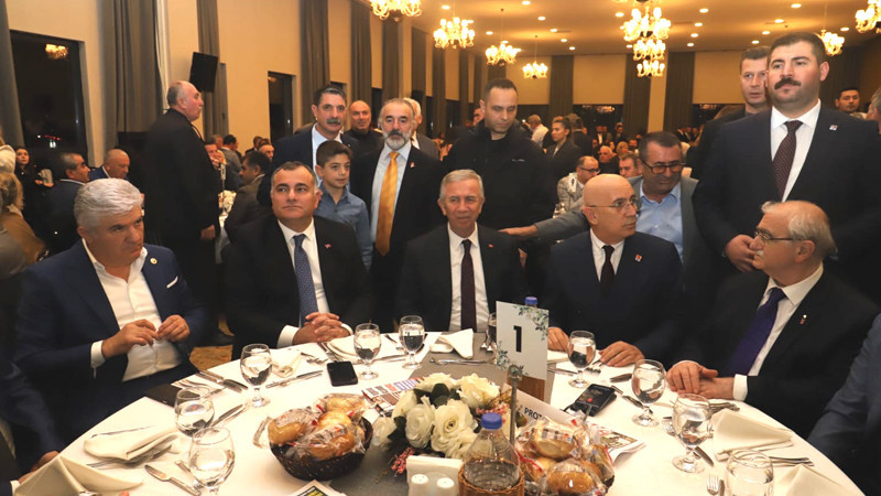 Mamak'ta CHP'den Dayanışma Yemeği