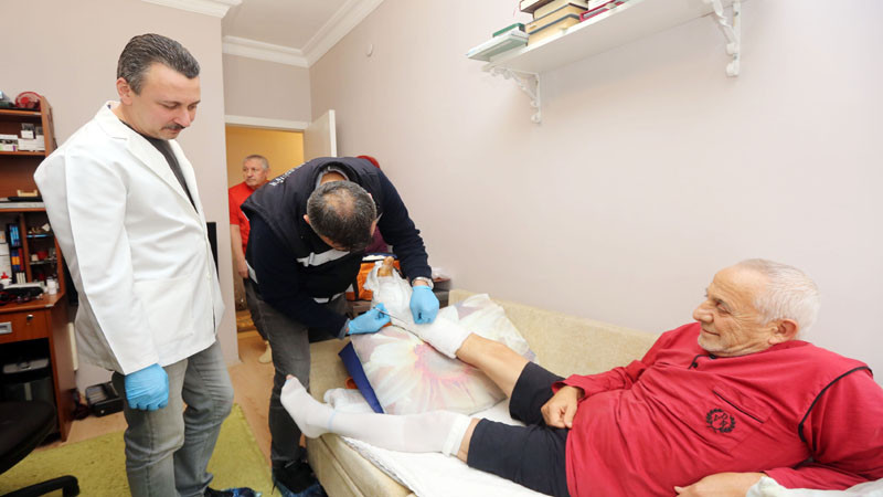Yenimahallelilere Evde Sağlık Hizmeti Veriliyor