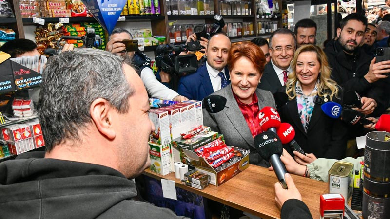 Meral Akşener Yenimahalle'de Esnafları Ziyaret Etti