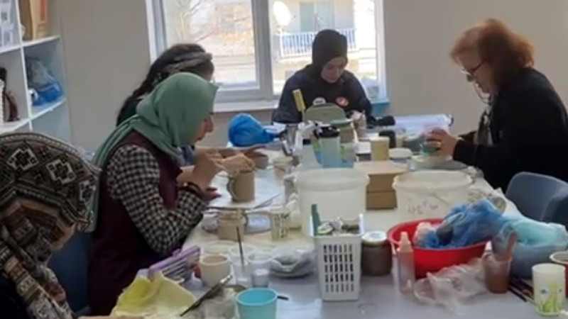 Sincanlı Hanımlar Toprağa Hayat Veriyorlar