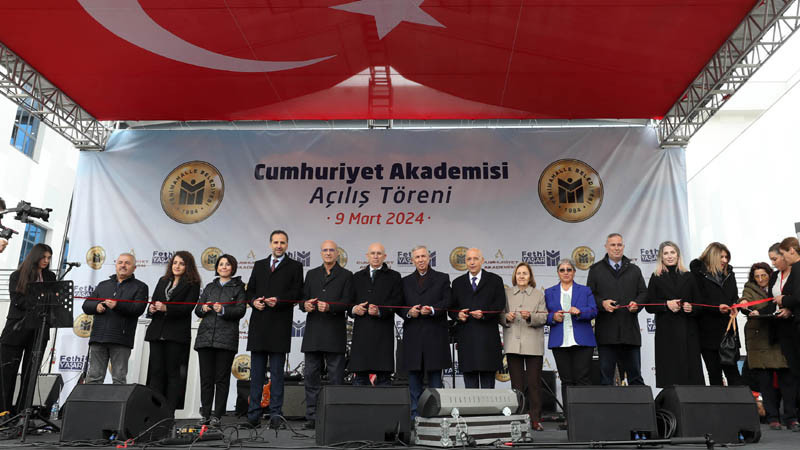Yenimahalle'nin Cumhuriyet Akademisi'ne Görkemli Açılış