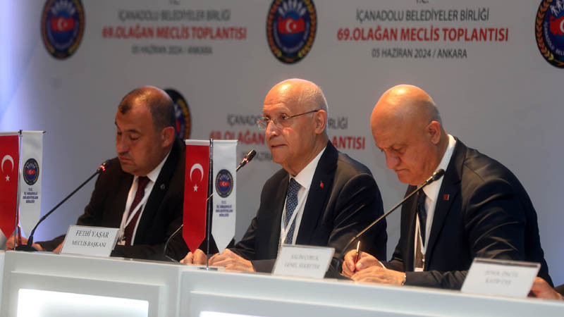 Fethi Yaşar Yeniden İABB Başkanı Seçildi