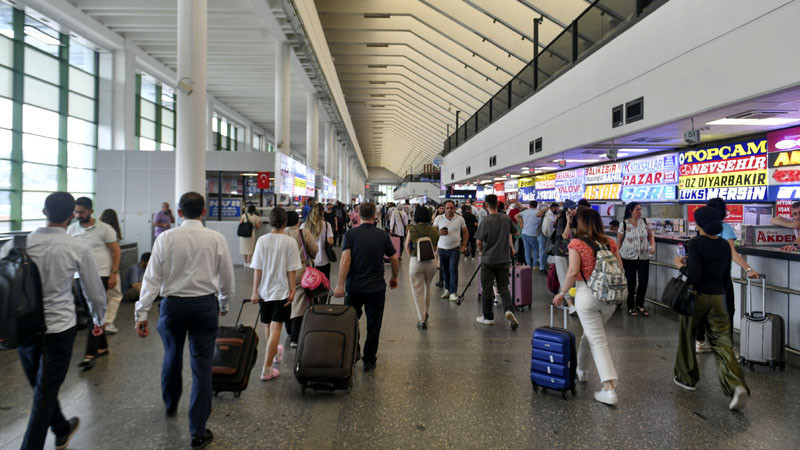 AŞTİ'de Bayram Yoğunluğu: 1 Milyon 139 Bin Yolcu