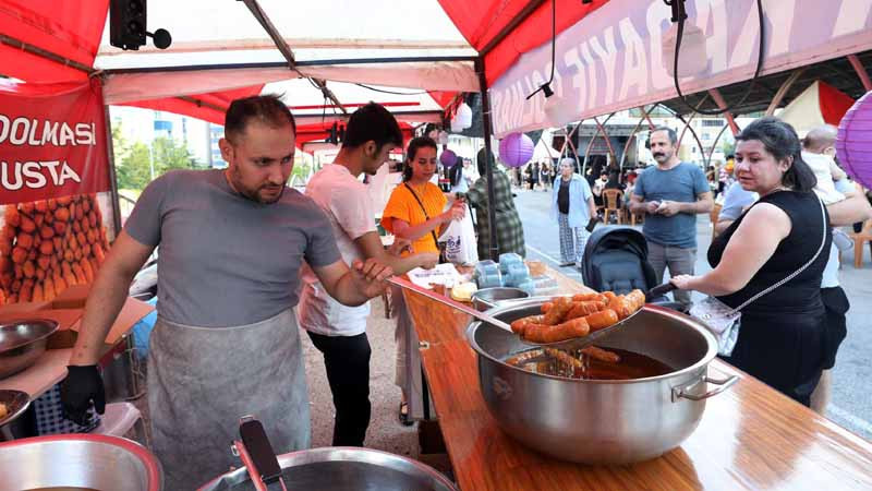 Yenimahalle'de Sokak Lezzetleri Festivali Başladı