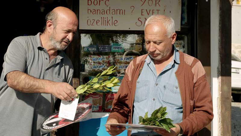 29 Ekim'in Arefesinde Başkentlilere Defne Yaprağı