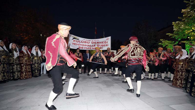 Yenimahalle'de Cumhuriyet Bayramı'nda Meşaleli Yürüyüş