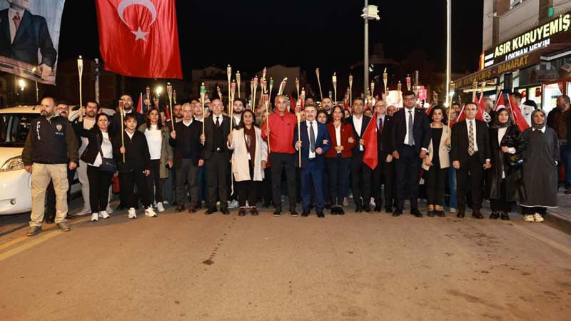 Gölbaşı 29 Ekim'de Tek Yürek Oldu