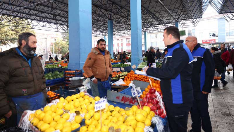 Çankaya Zabıtası'ndan Pazarlarda Etiket Denetimi