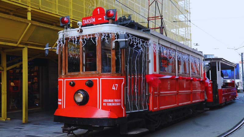 İstanbul'un Nostaljik Tramwayı 111 yaşında