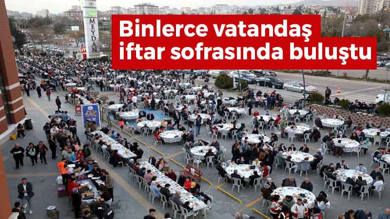 İftar Sofraları Batıkent Meydanı'nda Kuruldu