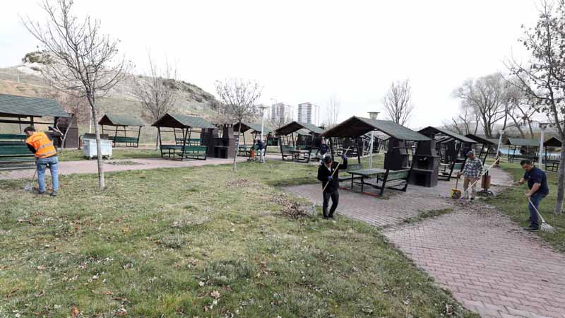 Yakacık Mesire Alanı'nda Hummalı Çalışma
