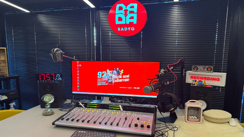 Dada Radyo Yayın Hayatına Başladı