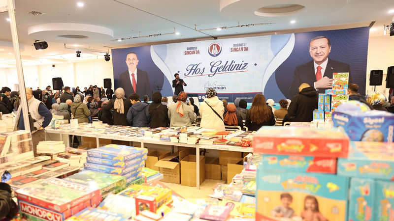 Sincan Kitap Günleri Fuarı Yoğun İlgi Görüyor