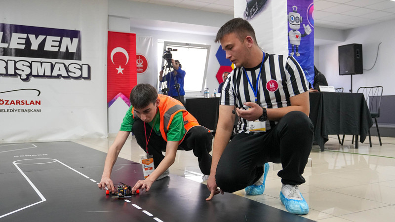 Keçiören'de Liseler Arası Robot Yarışması