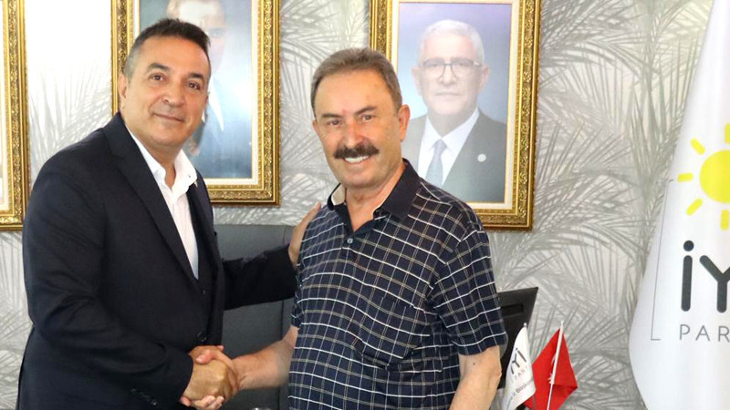 Zafer Yeşilgül İYİ PARTİ'ye Katıldı