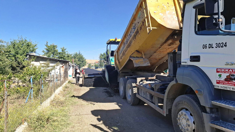 Mamak Tuzluçayır'da Asfalt Çalışması Sürüyor