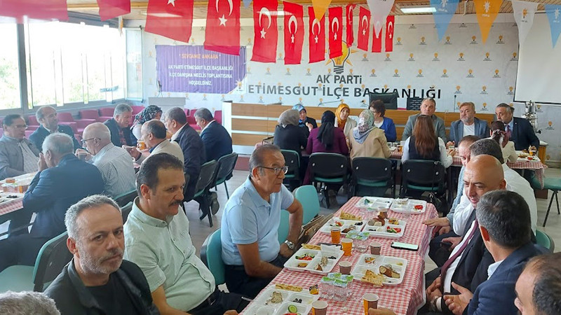 Etimesgut AK Parti, STK Temsilcileriyle Kahvaltıda Buluştu