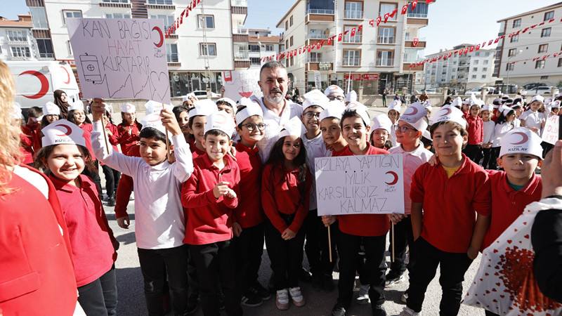 Sincan'da Kan Bağışı Etkinliği: 1364 Kişi Kan Verdi